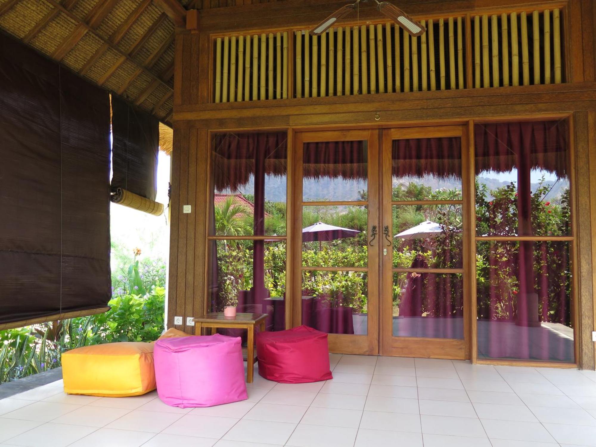 Sunia Loka Bungalows & Dive Center Pemuteran  Room photo